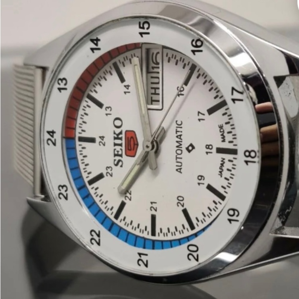 Seiko 5 Automatic Japan Made White Dial Vintage Watch